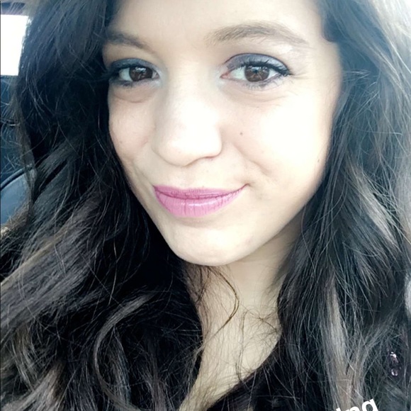 Meet your Posher, Alyssa - Picture 8 of 12